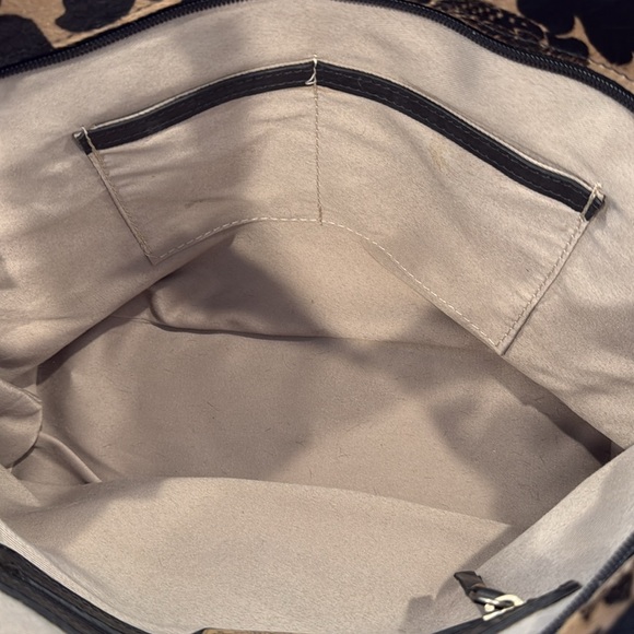 Valentina cowhide fur tote that measures approximately 18“ x 11“ x 5 1/2“ - Picture 4 of 8